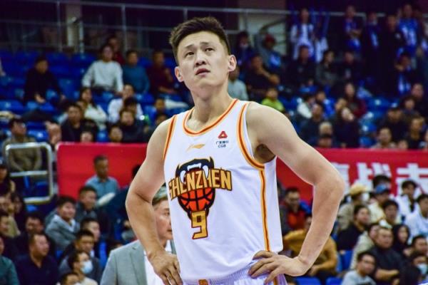 教練教你打籃球！周鵬13中10砍24分&生涯總得分升歷史第十三！